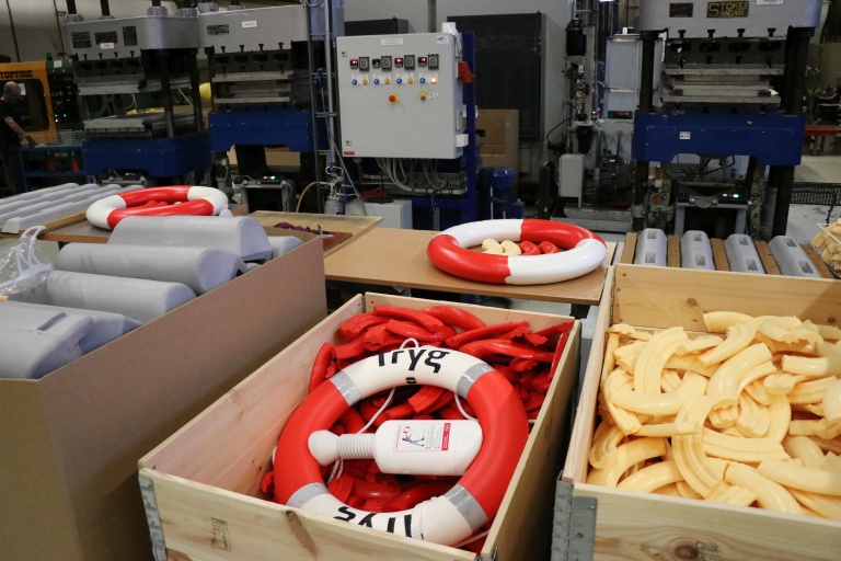 Fra innsiden av fabrikken som støper livbøyen