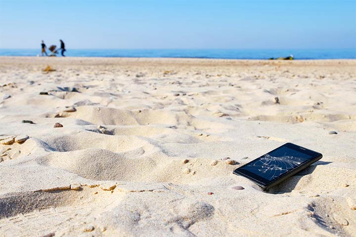Mistet mobil på sandstrand